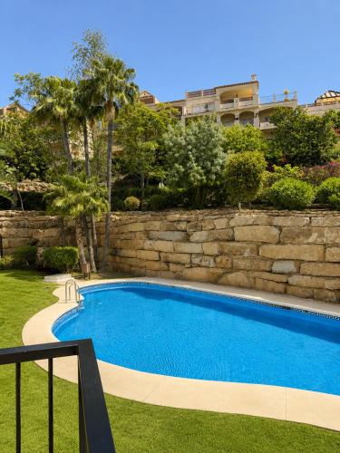 Luminoso apartamento con piscina y terraza en Benalmádena