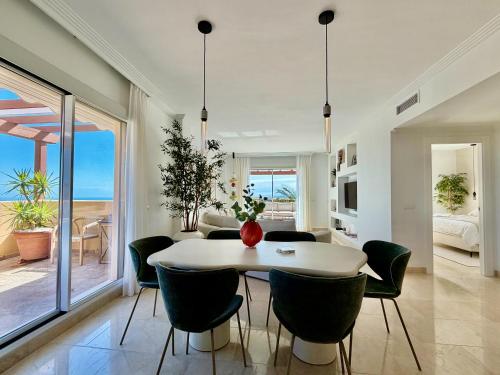 Cifuentes Horizon Sea View Penthouse with Gibraltar Views