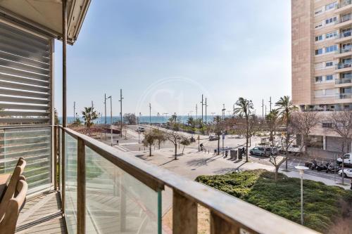 Beachfront with terrace for 8