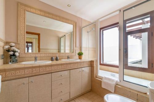 Villa Almas Blancas by Villa Plus