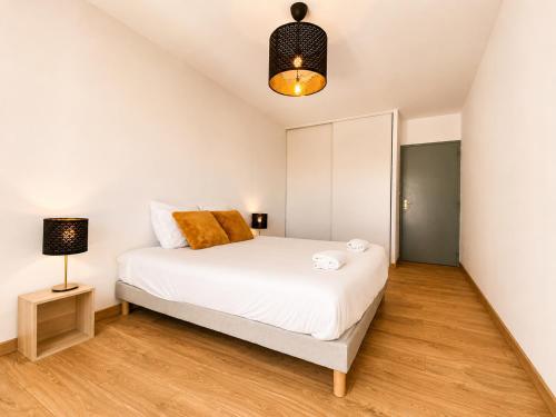 La Palmeraie T2, terrasse, clim, pkg, centre ville