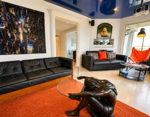 Penthouse - panoramic sea-view rooftop, Port Vauban