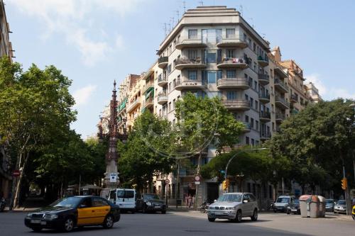 Barcelona Gaudí Avenue Apartment - Near Sagrada Familia
