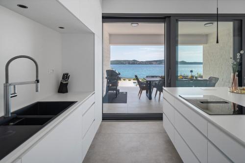 Beachfront Villa Luminara