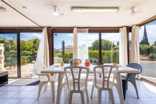 Foto Petit pavillon pour 8 personnes dans une résidence avec piscine 5