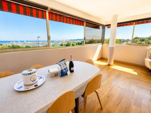 Apartment - sea-view veranda, Port Vauban