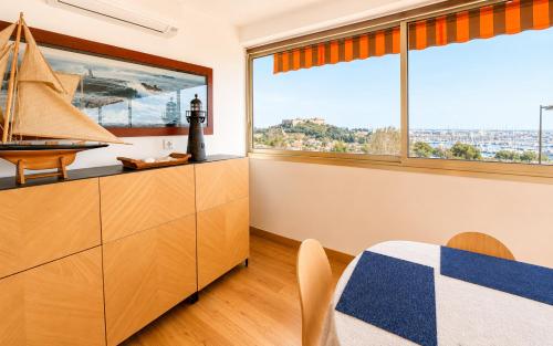 Apartment - sea-view veranda, Port Vauban