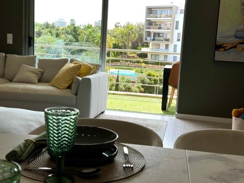 Spacious 3 Bedroom Apartment for 6 Near Beach