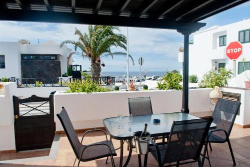 Casa Brisamar Sea View Bungalow in Puerto del Carmen