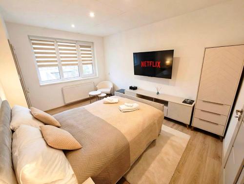 Axiom Suites - Astra 1