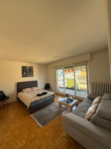 Studio lumineux avec vue sur le Lac et terrasse