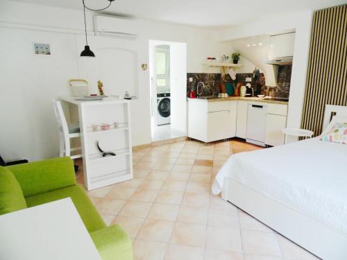 Quiet area apartments K65