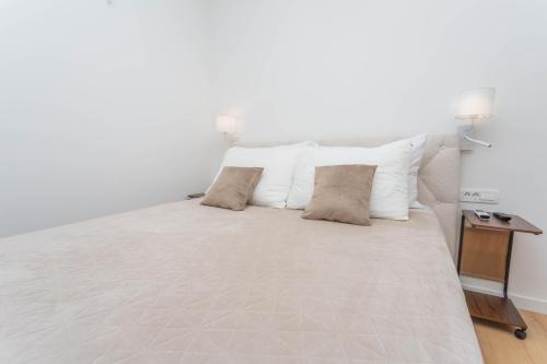 Sea View Old Town Studio by Riva