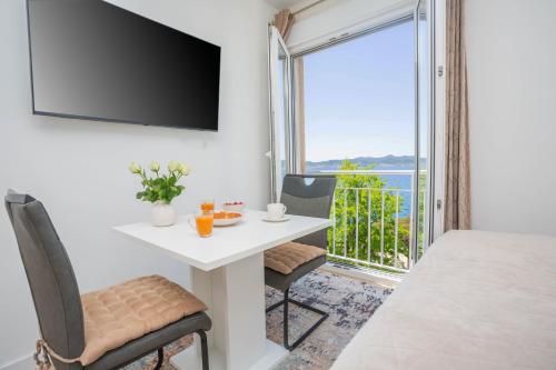 Sea View Old Town Studio by Riva