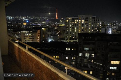 Yerevan Center, 4 room, Stunning Views, Sommer Special Offfer , Zonnen Zimmer