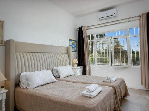 Exclusive Villa Stunning Views Pool