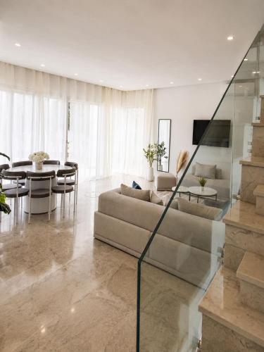 Luxurious Villa in Gammarth with Private Pool and Garden Views