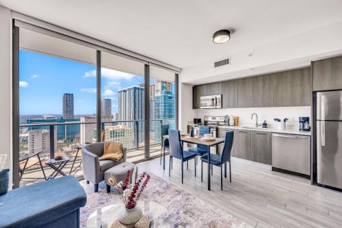 Luxury High Floor Skyline Apartment Near Cruise Port photo 17