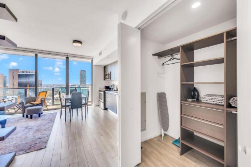 Luxury High Floor Skyline Apartment Near Cruise Port photo 13