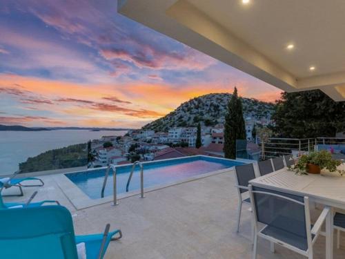 Luxury villa Fleur with pool