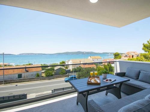 Apartment in ibenik-Brodarica with balcony