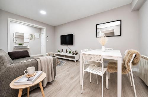 Elegant 6 pax apartment in Plaza Eliptica - SM17