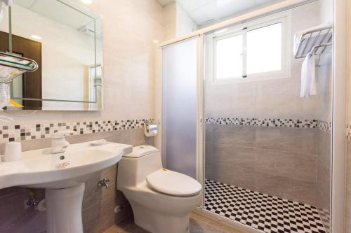Ένα μπάνιο στο Pandora B&B