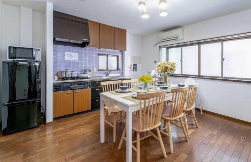100sqm Entire House 2min Walk to Kintetsu Stop Max 10 Guests Near Tennoji Easy Access Namba Shinsaibashi Bright Airy