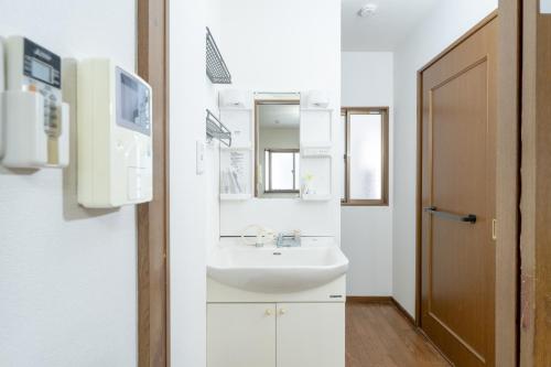 100sqm Entire House 2min Walk to Kintetsu Stop Max 10 Guests Near Tennoji Easy Access Namba Shinsaibashi Bright Airy