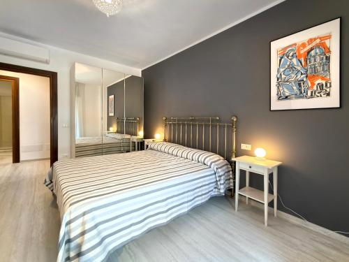 3 Bedroom Flat with Private Parking and Metro at 4 mins walk