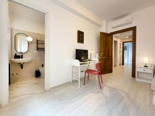 3 Bedroom Flat with Private Parking and Metro at 4 mins walk