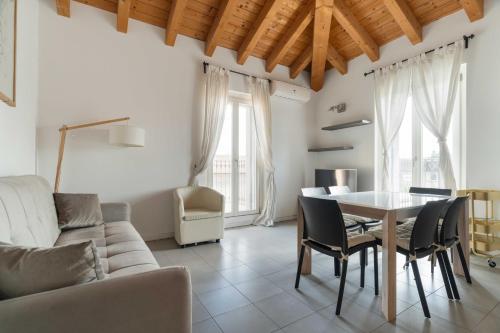 Santa Maria Square View - Family accomodation