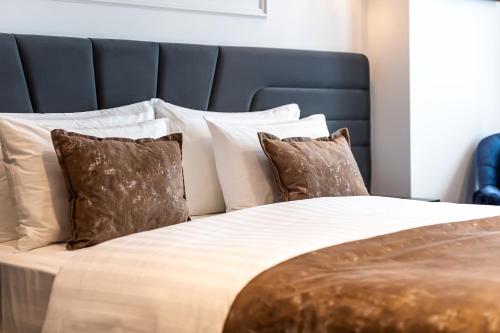 Sky Airport Hotel — Bedroom