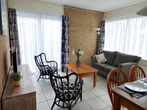 Foto Comfortable holiday home in Noordwijkerhout near the sea 1