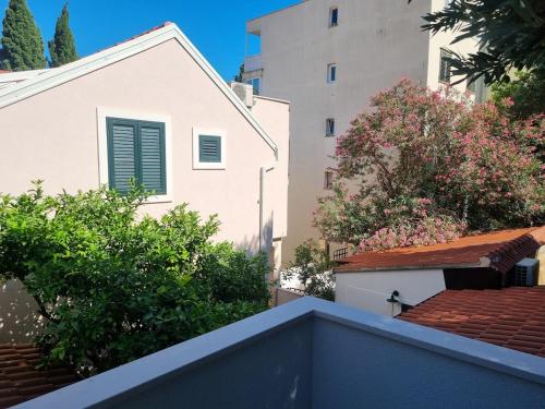 Brand new apartment with private terrace