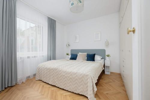 Comfortable House with a Terrace and 3 Bedrooms by Noclegi Renters