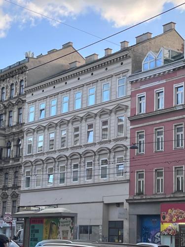 Bibi Family Apartment, 8 Guests, FREE Parking, near Wien Hauptbahnhof