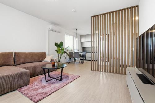 Modern Apartment near Airport with free Parking