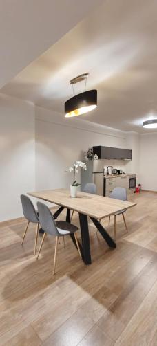 Elegant 2BR apartment, Kallithea, MH