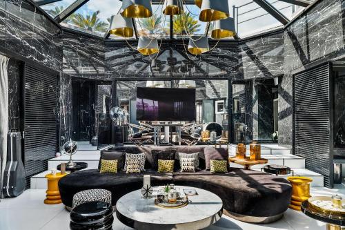TBS 602 - Superb Penthouse Eiffel with View