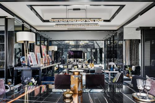 TBS 602 - Superb Penthouse Eiffel with View