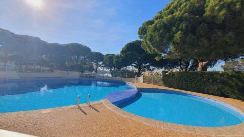 Le Quai aux Fleurs avec Parking sécurisé Clim Piscine à Port Camargue - ROSSIconciergerie - Linge inclus