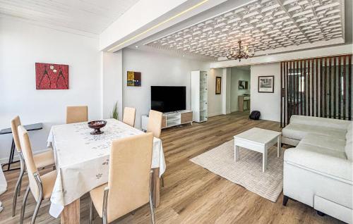 Cozy Apartment In Torrevieja With Swimming Pool
