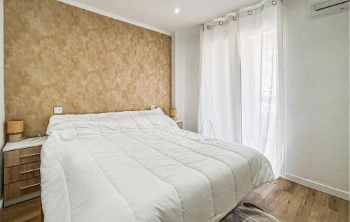 Cozy Apartment In Torrevieja With Swimming Pool