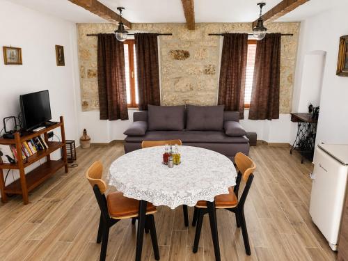 One-Bedroom Apartment in the Heart of Korcula