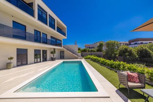 Luxury apartment LaRiv II with pool