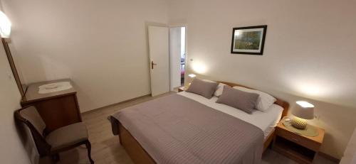 Apartment in Bol with terrace, air conditioning, WiFi, washing machine 3634-4