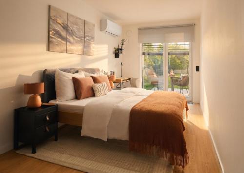Beta Home - Free Garage, Air Condition, Garden, at Metro, 2nd parking on request
