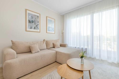 Elegant Apartment with Balcony & Air Conditioning in Gdańsk by Noclegi Renters