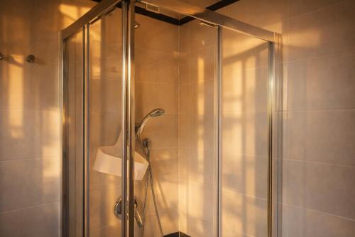 Modern Top Floor Studios in Porta Romana with Free Parking and Lift